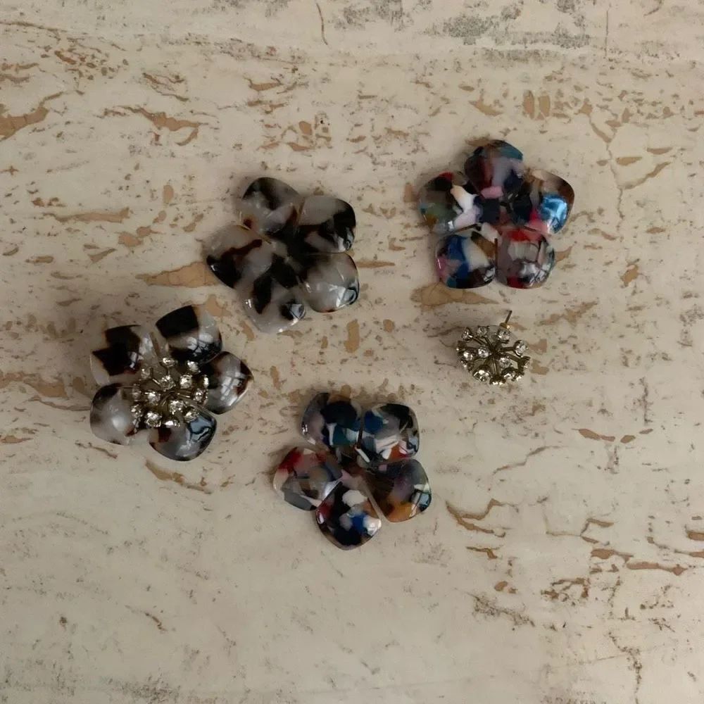 Flora versatile studs